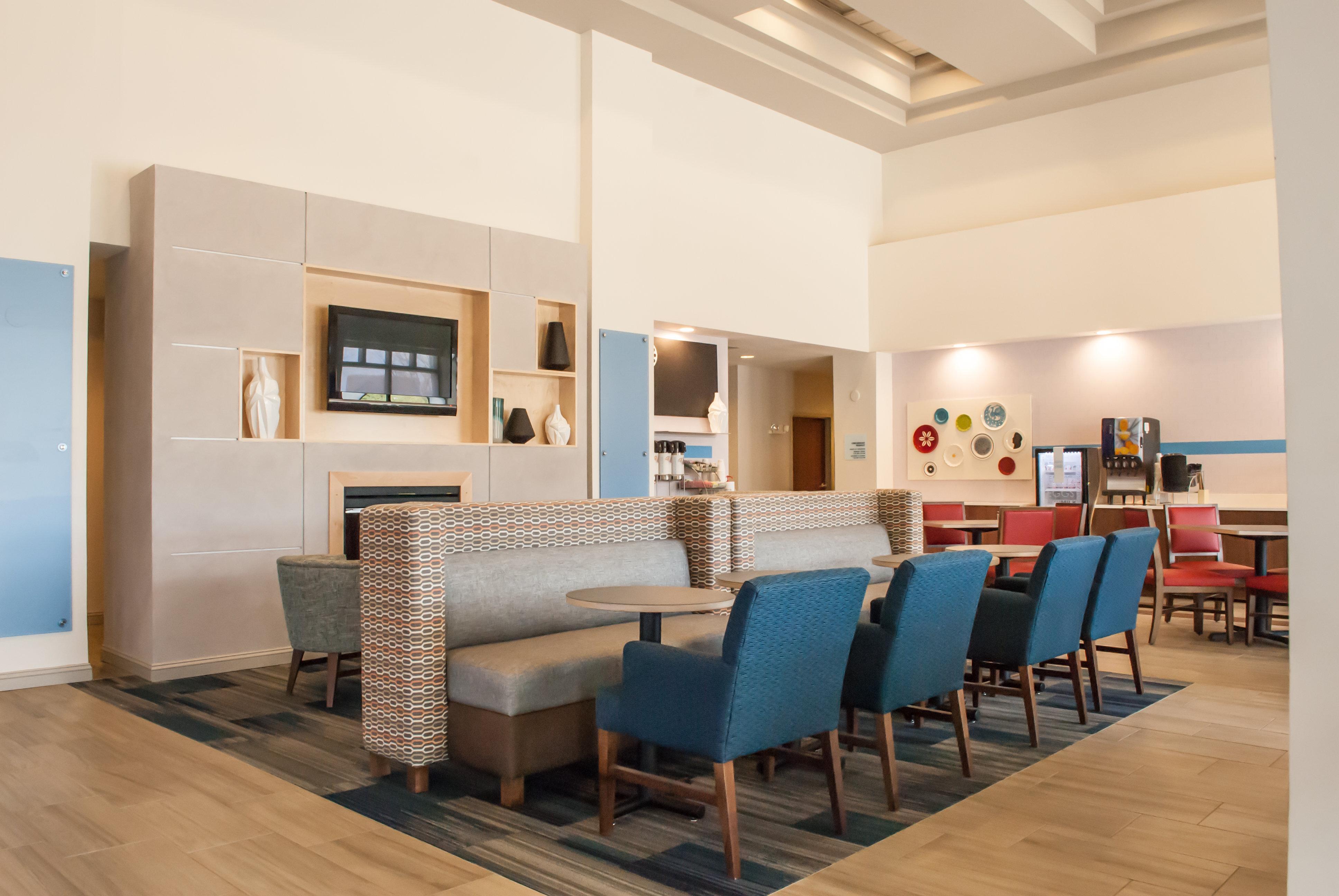Holiday Inn Express Blacksburg By Ihg Екстериор снимка