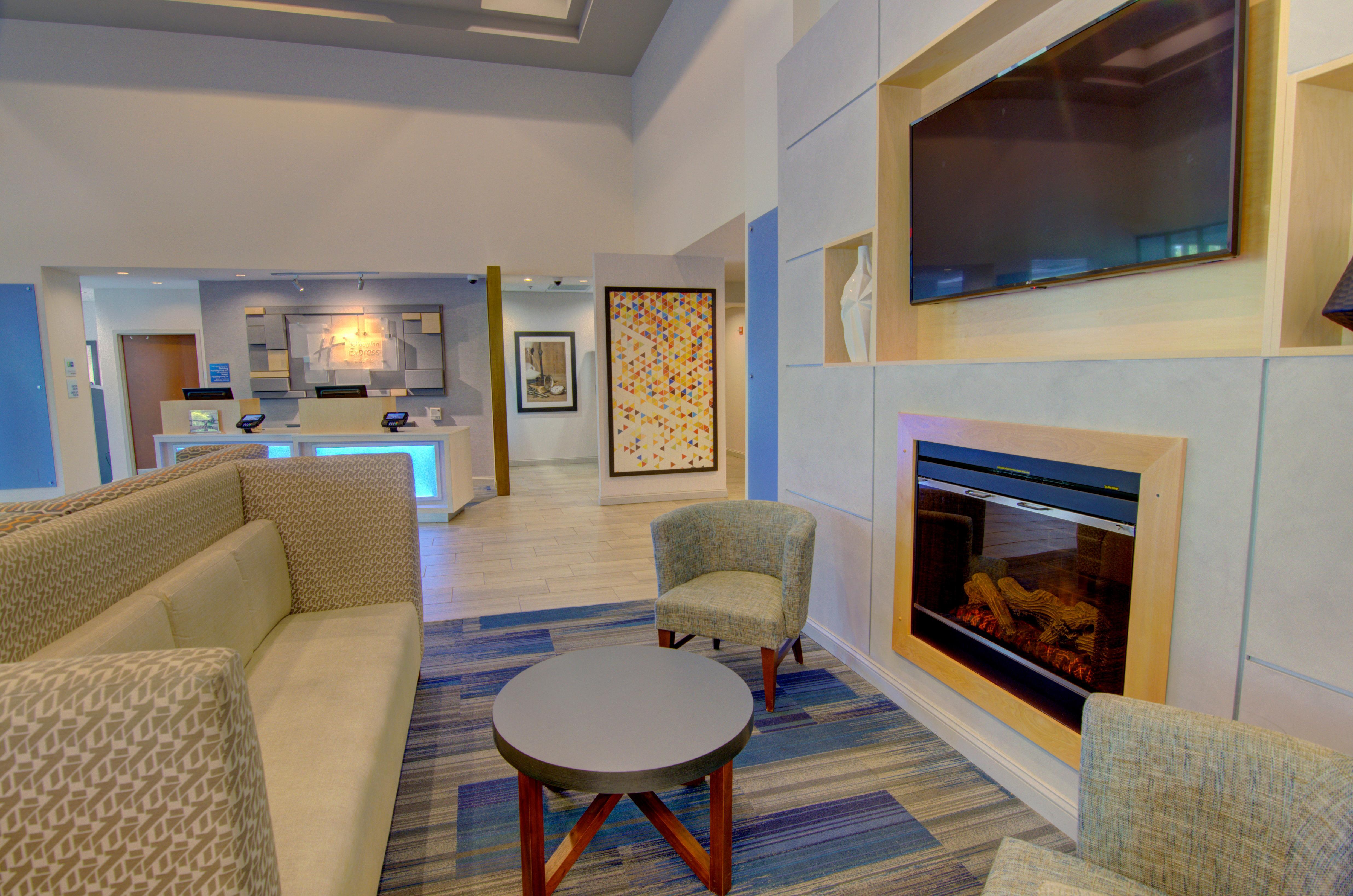 Holiday Inn Express Blacksburg By Ihg Екстериор снимка